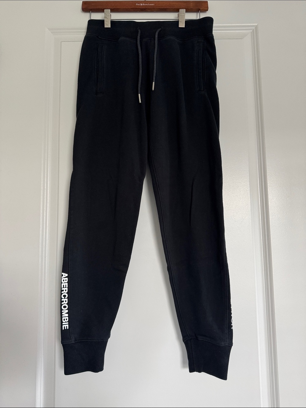 NWOT Abercrombie & Fitch Men’s Black Regular Fit Sweatpants XS